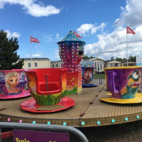Blue Dolphin Holiday Park Gristhorpe Exterior foto